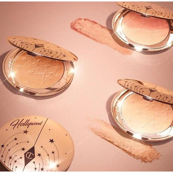 CHARLOTTE TILBURY
Glow Glide Face Architect Highlighter - Rose Gold Glow - Picture 2 of 7